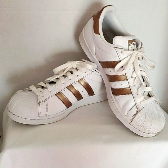 adidas Shoes - adidas Superstar Women's Athletic Shoes EUC